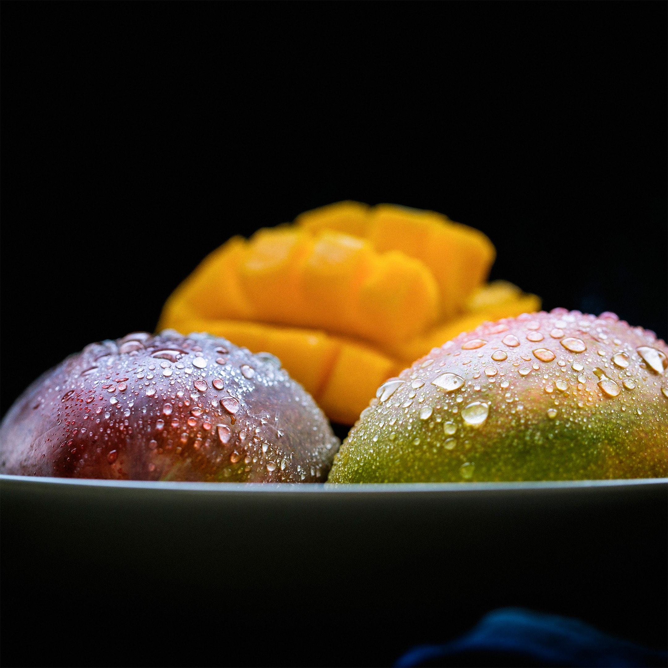 Roi mango wrap on a waterbed - Image 4